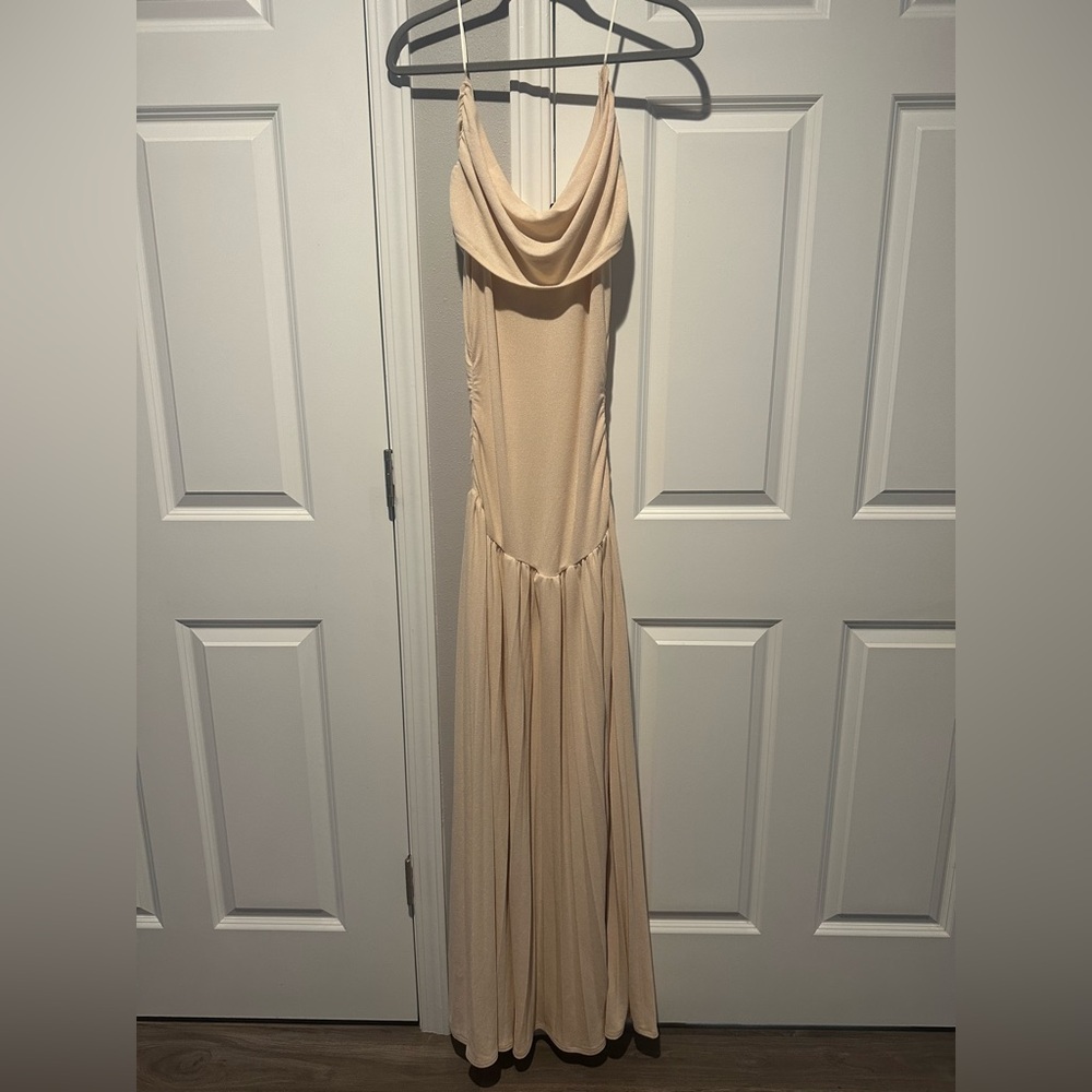 Lioness Off-Shoulder Maxi Dress in Cream - Picture 4 of 8
